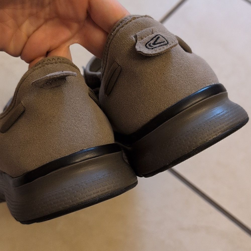 KEEN Premium Leather Two Cord Sandal Sneakers Taupe grey tan size 12 - Picture 5 of 8